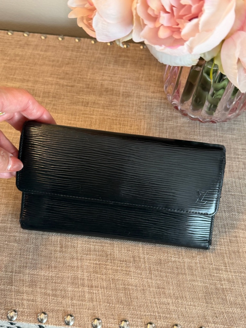 LV Sarah Black Epi Leather Long Flap Snap Wallet Y2K with gold crossbody kit - Picture 4 of 14